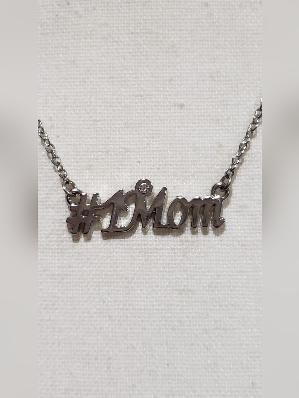 #1 Mom Silver Tone Script Pendant Necklace